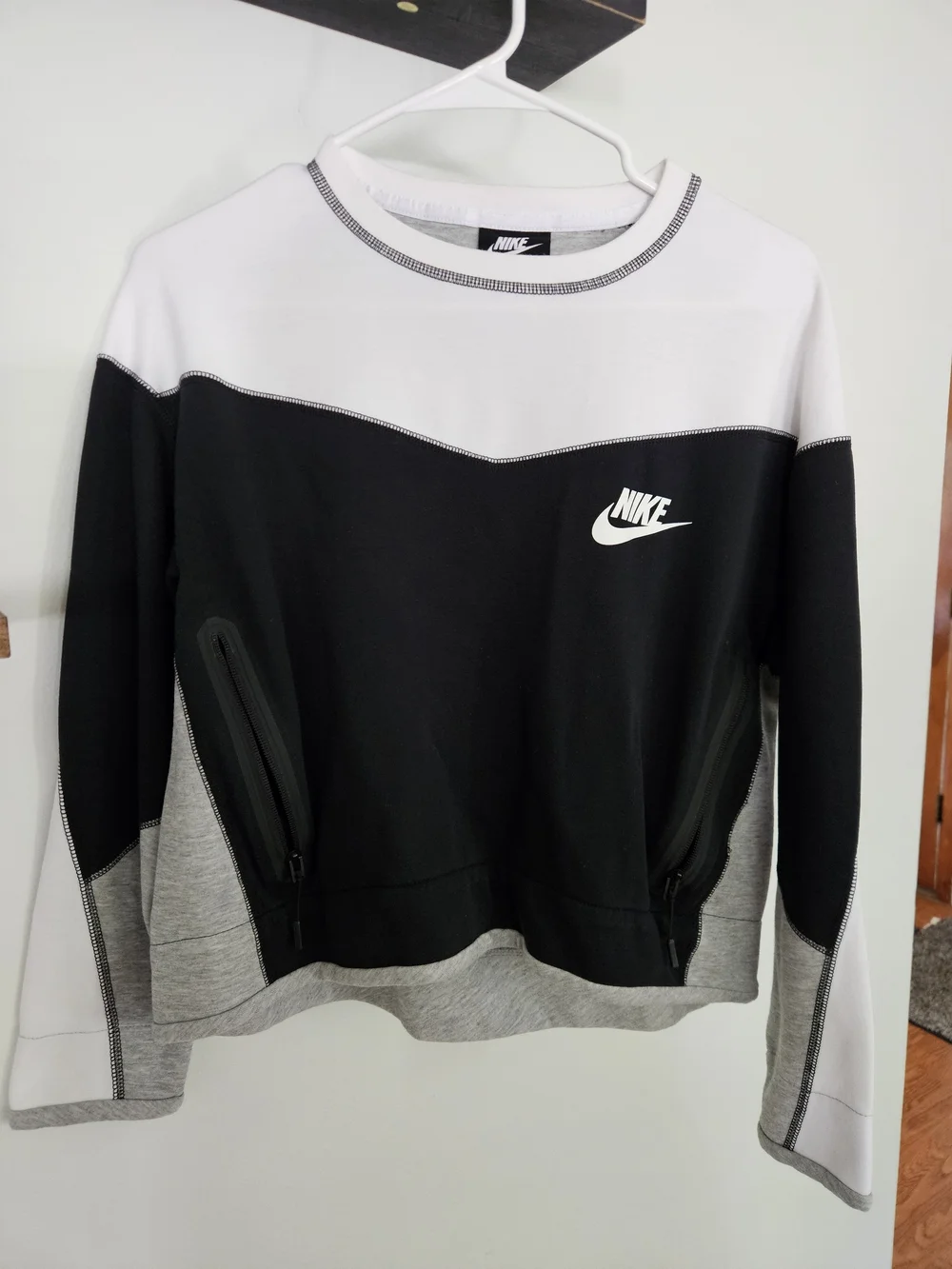 Nike Women's Black/White/Grey Colorblock Crew Sweatshirt